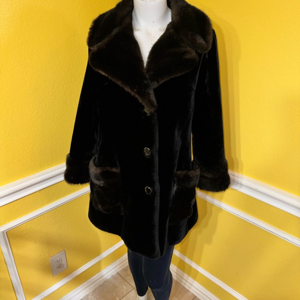 Chic Black Faux Fur Teddy Jacket - Picture 14 of 15